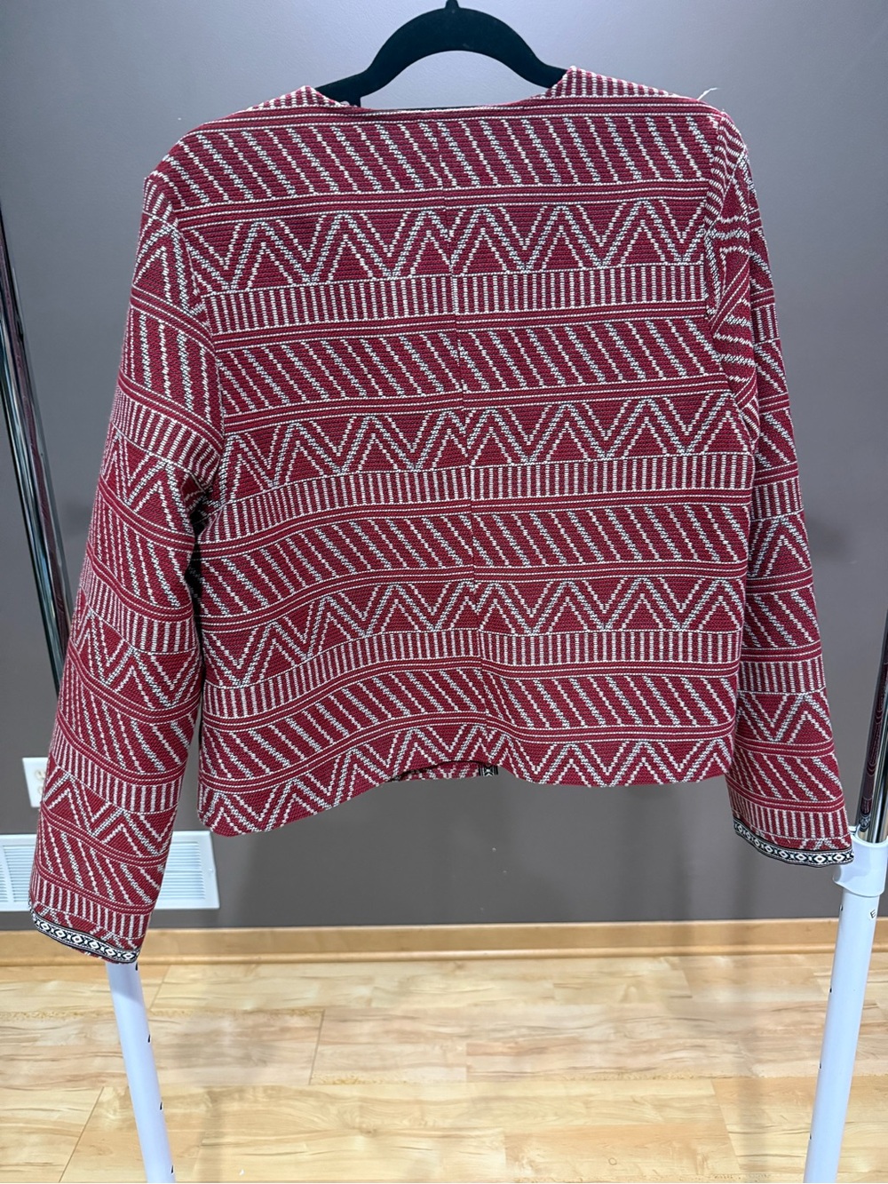 JustFab Red Geometric Open-Front Jacket - Picture 2 of 5